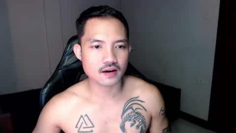 Snapshot of thefriskyasian chatting on 01-10-25, 09:42 Jaycee online show from 01-10-25, 09:42