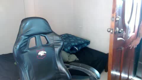 Snapshot of thefriskyasian chatting on 01-27-25, 04:20 Jaycee online show from 01-27-25, 04:20
