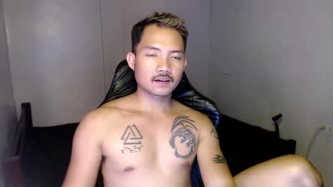 Snapshot of thefriskyasian chatting on 02-12-25, 10:37 Jaycee online show from 02-12-25, 10:37