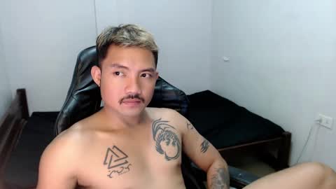 Snapshot of thefriskyasian chatting on 02-13-25, 11:04 Jaycee online show from 02-13-25, 11:04