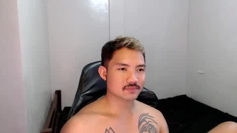 Snapshot of thefriskyasian chatting on 02-14-25, 11:42 Jaycee online show from 02-14-25, 11:42