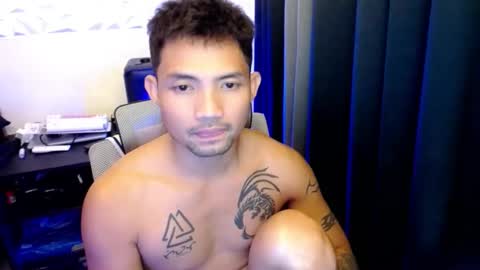 Snapshot of thefriskyasian chatting on 09-10-25, 06:41 Jaycee online show from 09-10-25, 06:41