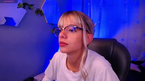 Peyton online show from 11-12-25, 03:40