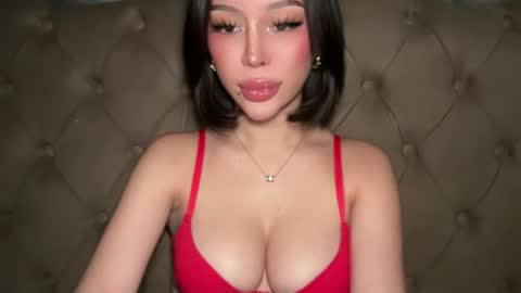 Elle  dont forget to folloW me and thumbs up online show from 05-01-26, 10:31