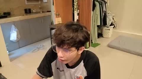 Green online show from 12-23-25, 01:36