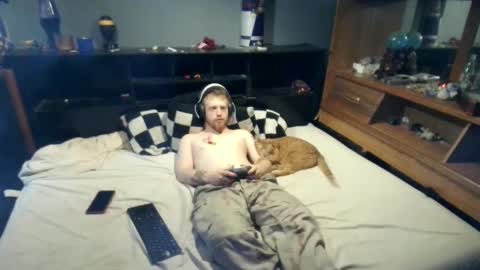 fuzzyfox online show from 09-11-25, 06:52