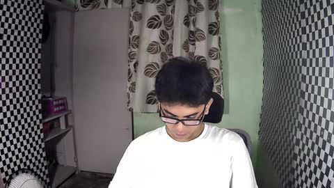 Xerxis online show from 12-04-24, 01:42