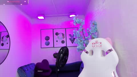 Theia  online show from 02-23-26, 12:35