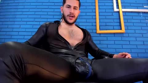 Snapshot of theian26 chatting on 02-05-25, 07:10 Ian Deniel online show from 02-05-25, 07:10