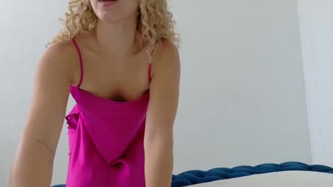 Snapshot of theislandgirl chatting on 04-22-26, 05:47 Lily Marie online show from 04-22-26, 05:47