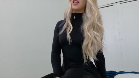 Snapshot of theislandgirl chatting on 05-14-26, 06:47 Lily Marie online show from 05-14-26, 06:47