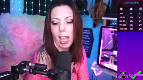 Snapshot of thekittengirlnix chatting on 02-25-26, 08:18 Nix online show from 02-25-26, 08:18