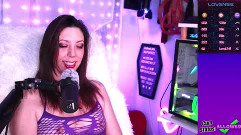 Snapshot of thekittengirlnix chatting on 03-04-26, 08:15 Nix online show from 03-04-26, 08:15