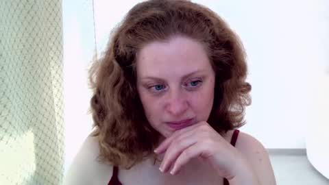 Ella online show from 05-05-26, 07:49