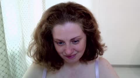 Ella online show from 05-12-26, 07:49