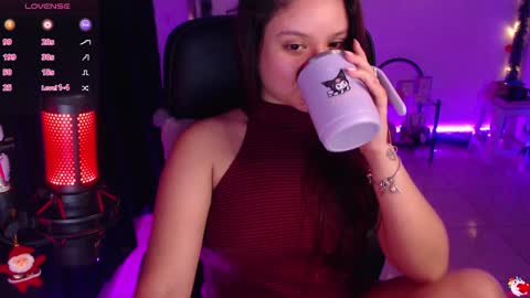 Snapshot of thelittlecherry_ chatting on 01-08-25, 05:37 thelittlecherry_ online show from 01-08-25, 05:37