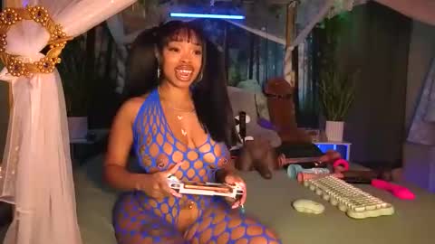 Snapshot of thelovelybrown chatting on 02-10-26, 02:37 thelovelybrown online show from 02-10-26, 02:37