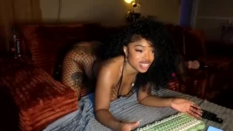 Snapshot of thelovelybrown chatting on 03-13-26, 01:45 thelovelybrown online show from 03-13-26, 01:45