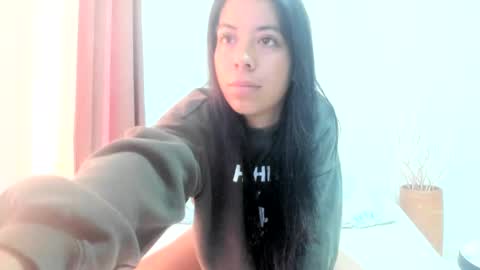 Snapshot of thelovers_sexys chatting on 10-21-25, 01:01 Emily and andre online show from 10-21-25, 01:01