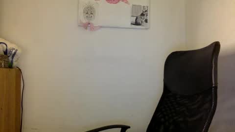 Lucy Lucy online show from 01-03-25, 01:38