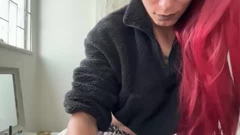 Lucy Lucy online show from 09-15-25, 05:24