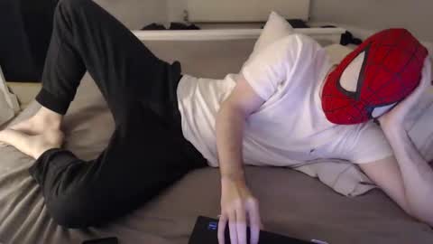 Snapshot of thenakedspidey chatting on 11-17-25, 01:55 thenakedspidey online show from 11-17-25, 01:55