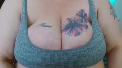 im on randomly so follow to know when im online online show from 02-18-25, 06:15