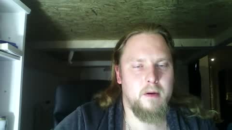 Snapshot of thenewdude1992 chatting on 12-04-24, 10:51 thenewdude1992 online show from 12-04-24, 10:51