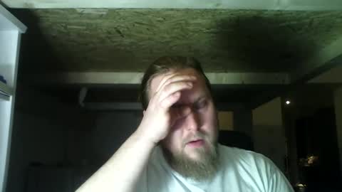 Snapshot of thenewdude1992 chatting on 02-21-25, 08:05 thenewdude1992 online show from 02-21-25, 08:05