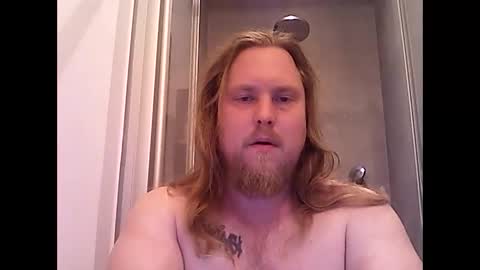 Snapshot of thenewdude1992 chatting on 10-09-25, 09:02 thenewdude1992 online show from 10-09-25, 09:02