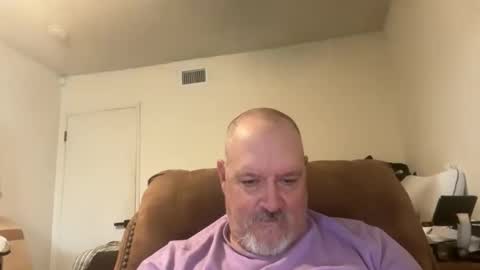 Snapshot of thenewganon chatting on 05-18-26, 04:35 thenewganon online show from 05-18-26, 04:35