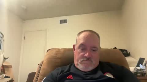 Snapshot of thenewganon chatting on 06-11-26, 02:53 thenewganon online show from 06-11-26, 02:53