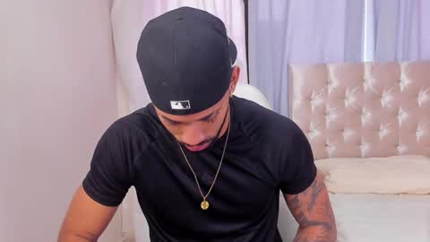 Theo Sky online show from 10-02-25, 06:04