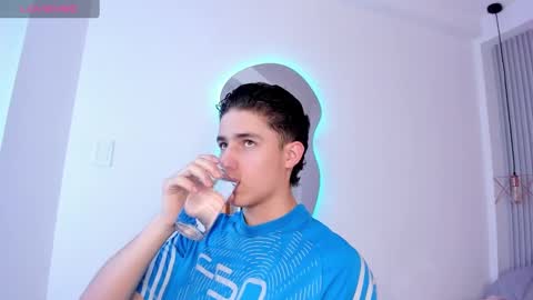  THEO- MATEO  online show from 01-04-25, 02:46