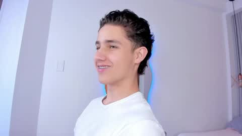  THEO- MATEO  online show from 01-05-25, 04:38