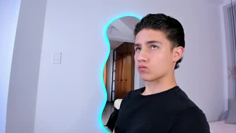  THEO- MATEO  online show from 01-07-25, 01:57