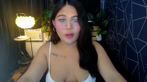 Snapshot of theonly_chin chatting on 03-12-26, 02:50 FRANCINE online show from 03-12-26, 02:50