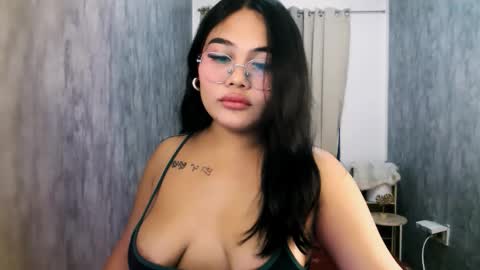 Snapshot of theonly_chin chatting on 03-20-26, 03:06 FRANCINE online show from 03-20-26, 03:06