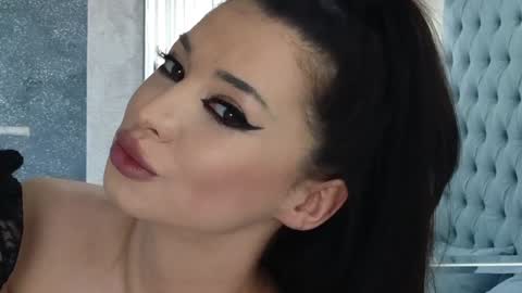 Snapshot of theowonder chatting on 01-05-25, 01:04 Theowonder online show from 01-05-25, 01:04