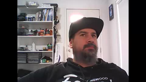 Snapshot of theozbeardguy chatting on 05-26-26, 12:39 aussiebeard online show from 05-26-26, 12:39
