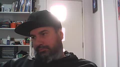 Snapshot of theozbeardguy chatting on 06-15-26, 01:08 aussiebeard online show from 06-15-26, 01:08