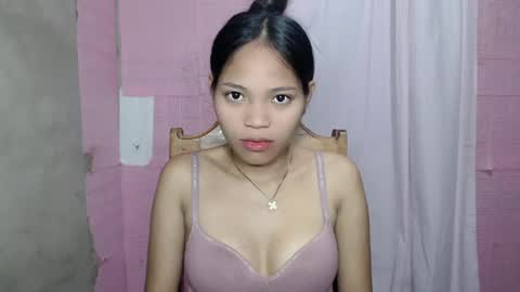 Snapshot of thepowergirll chatting on 06-25-26, 05:17 fin online show from 06-25-26, 05:17