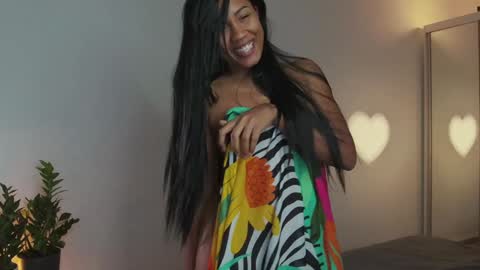 Snapshot of therainqueen chatting on 01-08-25, 11:54 YAYA online show from 01-08-25, 11:54