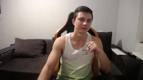 Snapshot of theroadtomars chatting on 01-06-25, 11:42 Nick online show from 01-06-25, 11:42