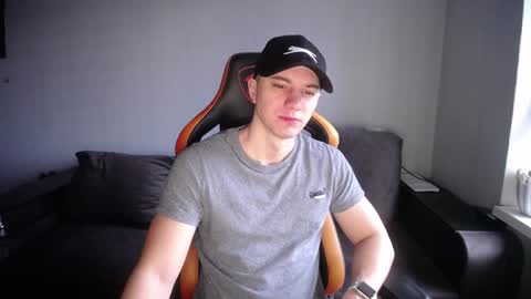 Snapshot of theroadtomars chatting on 01-19-25, 06:20 Nick online show from 01-19-25, 06:20