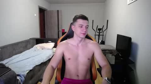 Snapshot of theroadtomars chatting on 09-18-25, 04:58 Nick online show from 09-18-25, 04:58