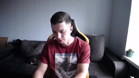 Snapshot of theroadtomars chatting on 10-08-25, 12:47 Nick online show from 10-08-25, 12:47