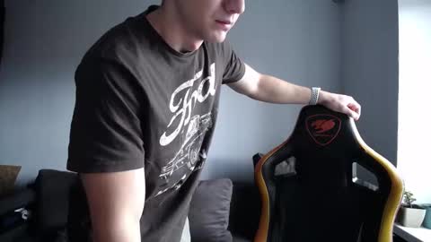 Snapshot of theroadtomars chatting on 10-15-25, 08:47 Nick online show from 10-15-25, 08:47