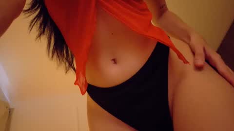 Snapshot of therose_mar chatting on 03-10-26, 10:15 Mar online show from 03-10-26, 10:15