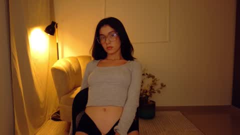 Snapshot of therose_mar chatting on 03-13-26, 11:33 Mar online show from 03-13-26, 11:33